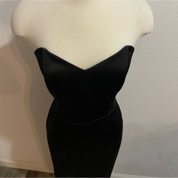 *NWT* Elagia Black Satin Dress - Picture 2 of 12